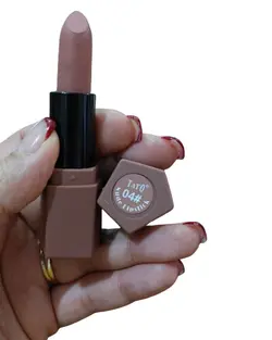 رژ لب برند تاتو مدل نود