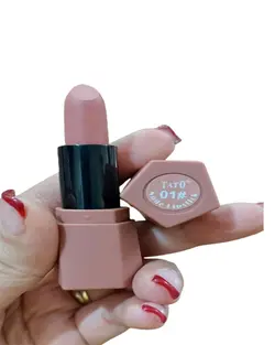 رژ لب برند تاتو مدل نود