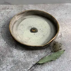 ظرف لبه‌دار کوتاه قلب‌طلا