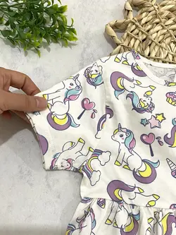 پیراهن یونیکورن زمینه شیری