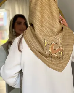 روسری تافته هندی طلایی