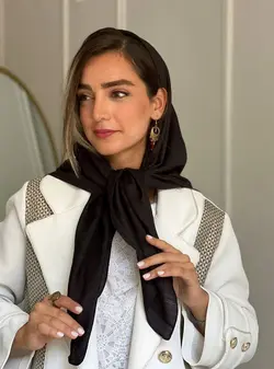 روسری تافته مشکی با اکسسوری دو اسب