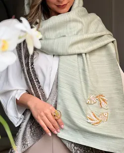 شال تافته سبز تيفاني با اكسسوري ماهي