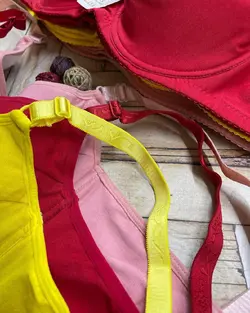 سوتین فنردار پد دار زنانه سوپرنخ مارک معتبر لعیا(جین ۱۲تایی)