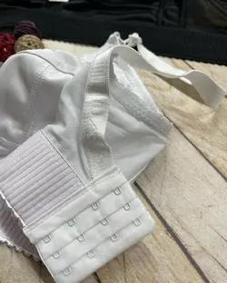 سوتین بدون فنر گلدوزی کلاسیک صادراتی کش پهن مارک معتبر لعیا(جین ۱۲تایی)