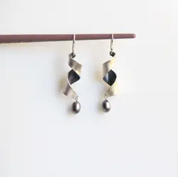 گوشواره مدل پیچش