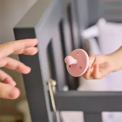 پستانک سیلیکونی مینیک اوی اوی Minikoioi دارای رنگ‌بندی