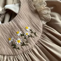 پیراهن و بادی بابونه