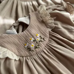 پیراهن و بادی بابونه