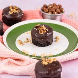 کیک شکلات فندقی