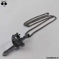 گردنبند صلیب نگین دار با حلقه تاج و زنجیر بلند