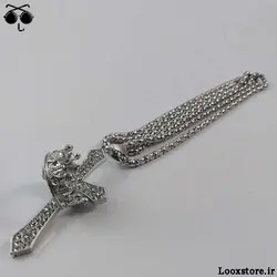 گردنبند صلیب نگین دار با حلقه تاج و زنجیر بلند