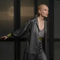 بلوز کریستال رگولار طوسی زنانه