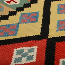 گلیم دستبافت چهار و نیم متری طرح قشقایی کد 597703