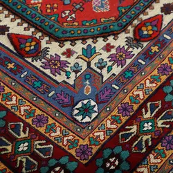 گلیم فرش دستبافت دو و نیم متری گل ابریشم طرح سیرجان کد 598332