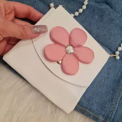 لباس کودک ست سه تکه درجه یک وارداتی کیفیت اورجینال شامل سارافون لی و شومیز سفید و کیف مناسب دو تا شش سال