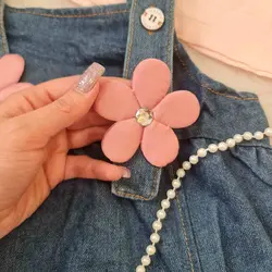 لباس کودک ست سه تکه درجه یک وارداتی کیفیت اورجینال شامل سارافون لی و شومیز صورتی و کیف مناسب دو تا شش سال