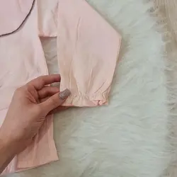 لباس کودک ست سه تکه درجه یک وارداتی کیفیت اورجینال شامل سارافون لی و شومیز صورتی و کیف مناسب دو تا شش سال