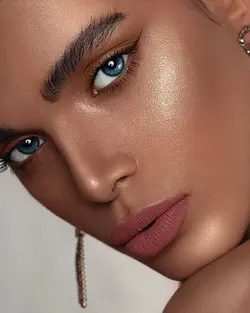 آموزش میکاپ و گریم