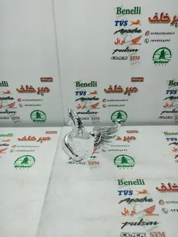 اسب روی گلگیر جلو موتور هوندا بالدار