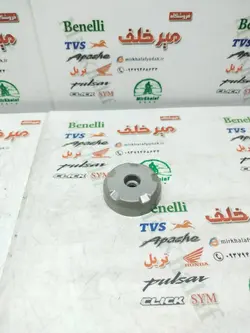 قاب درب پوش وسط (پیچ) روی کرپی بالا موتور پالس rs 200 ار اس اصلی