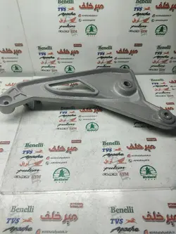 براکت جا پایه عقب سمت چپ (پدال دنده) موتور طرح پالس (پولسار)