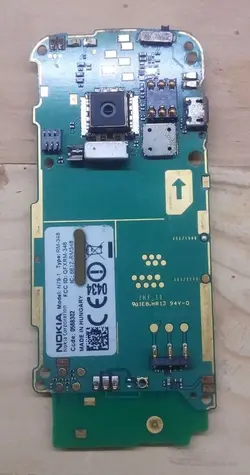 برد نوکیا مدل NOKIA N79 داخل شبکه تعمیر نشده سالم