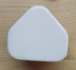 کلگی شارژر ديواري 3 شاخه فست آيفون 5W مدل A1399  IPHONE ADAPTORE CHARGE 3G 3GS 4 4S فابریک و سرکارتنی تست شده و سالم در حد آک