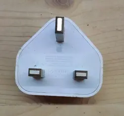 کلگی شارژر ديواري 3 شاخه فست آيفون 5W مدل A1399  IPHONE ADAPTORE CHARGE 3G 3GS 4 4S فابریک و سرکارتنی تست شده و سالم در حد آک