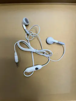 هندفری سوکت سوزنی ریز سامسونگ samsung مناسب استفاده گوشی های قدیمی سامسونگ و … فابریک و آکبند “اصالت کالا”:”اصل”