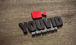 موکاپ لوگوی سه بعدی روی چوب، دیوار و کف (3 طرح لایه باز)