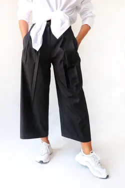 شلوار از بالا گشاد مونایی