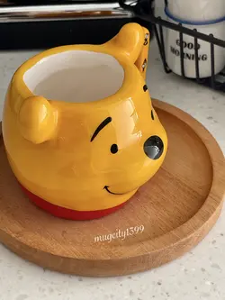 ماگ کلکسیونی دستساز طرح پو(pooh) كد ١٠٦٣