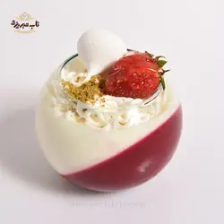 دسر پاناکوتا توت فرنگی