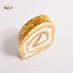 شیرینی تر رولت پسته ای