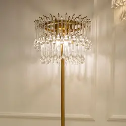 استند ایزد قطره نیرا