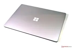 surface laptop2/ i5 8350u/ 8G/ 256G/لمسی/13FHD