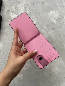 جاکارتی دکمه از بغل