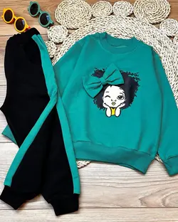 بلوز شلوار دختر مو فرفری