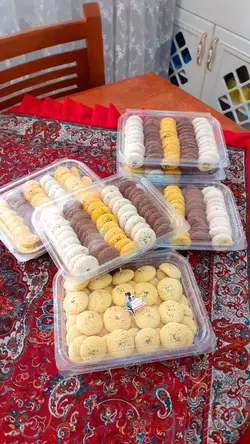 ظرف نیم کیلویی شیرینی