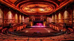 بررسی دو مرکز هنری ( کاخ الکساندرا و مرکز موسیقی رازبیک )