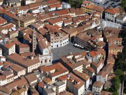 سیر تحول فضای شهری در غرب