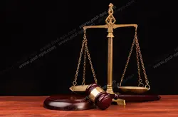 عکس با کیفیت تبلیغاتی ترازو و چکش عدالت