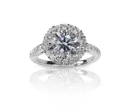 عکس با کیفیت تبلیغاتی انگشتر طلا سفید با نگین جواهر