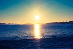 عکس با کیفیت تبلیغاتی ساحل دریا زیبا در غروب دل انگیز