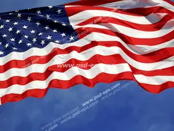 عکس با کیفیت تبلیغاتی پرچم آمریکا که در حال تکان خوردن در باد است