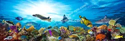 عکس با کیفیت عریض از کف دریا با ماهی های رنگارنگ و مرجان های زیبا با تلالو نور خورشید مناسب آسمان مجازی آکواریوم
