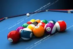 عکس با کیفیت توپ های چیده شده توسط قاب مثلثی بر روی میز و توپ پیتوک