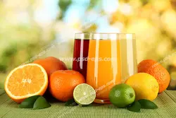 عکس با کیفیت آبمیوه ها و میوه های مختلف از جمله پرتقال ، لیمو و نارنگی