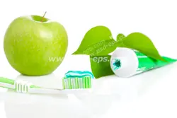عکس با کیفیت تبلیغاتی جهت محصول بهداشتی مسواک و خمیردندان با طعم سیب و نعنا